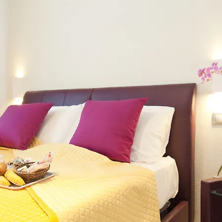 Xenia ホテル ヴィッラシミーウス