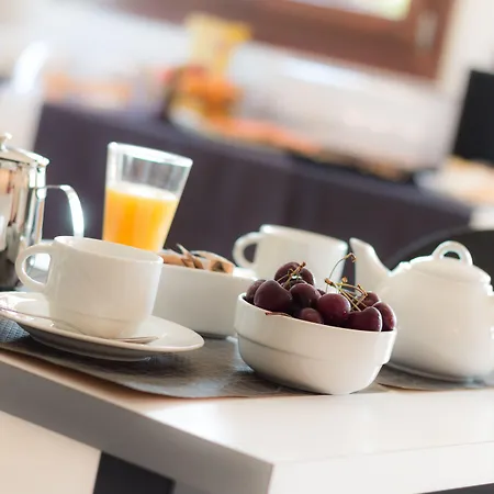 Xenia Hotel 3*