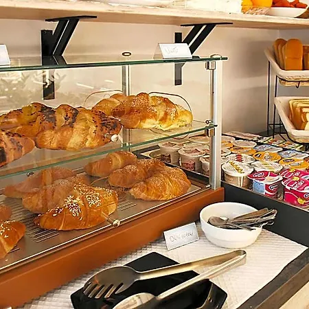 Xenia Hotel 3*